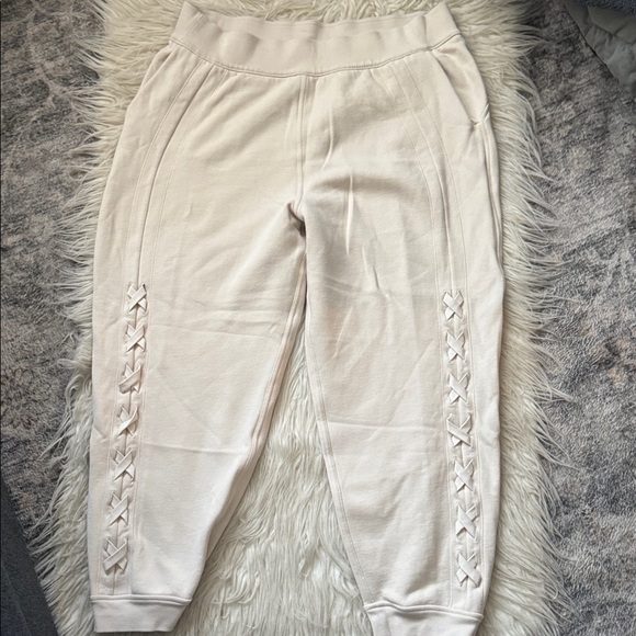 Lululemon Braided Detail High Rise Jogger White Opal size 16 - Picture 2 of 6